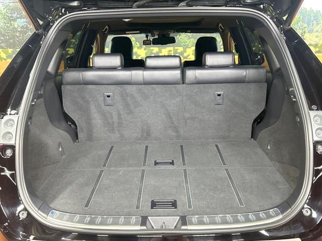 ハリアー プレミアム　メタル　アンド　レザーパッケージ　禁煙車　サンルーフ　ＴＲＤエアロ　９型ナビ　バックカメラ　シートエアコン　電動リアゲート　レーダークルーズ　クリアランスソナー　３眼ＬＥＤ　シーケンシャル　黒革シート　フルセグ　Ｂｌｕｅｔｏｏｔｈ（12枚目）