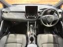 カローラクロス ハイブリッド Z 禁煙車 10型ディスプレイオーディオ 全周囲カメラ 衝突被害軽減 電動リアゲート ハーフレザーシート パワーシート コーナーセンサー LEDヘッド ETC2.0 純正18インチアルミ オートハイビーム 中古車画像_2