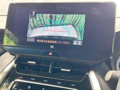 【バックカメラ】駐車時に後方がリアルタイム映像で確認できます。大型商業施設や立体駐車場での駐車時や、夜間のバック時に大活躍！運転スキルに関わらず、今や必須となった装備のひとつです！ 5