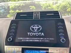 【メーカー純正ナビ】インテリアに溶け込むスタイリッシュな「専用設計」メーカーナビを装備♪視認性や操作性など基本性能にも優れ、より上質なカーライフをお楽しみいただけます。 4