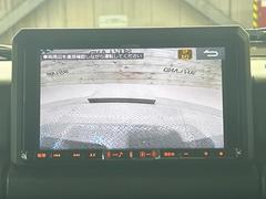 【バックカメラ】駐車時に後方がリアルタイム映像で確認できます。大型商業施設や立体駐車場での駐車時や、夜間のバック時に大活躍！運転スキルに関わらず、今や必須となった装備のひとつです！ 4