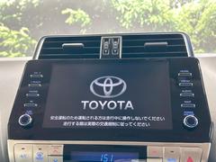 【メーカー純正ナビ】インテリアに溶け込むスタイリッシュな「専用設計」メーカーナビを装備♪視認性や操作性など基本性能にも優れ、より上質なカーライフをお楽しみいただけます。 4