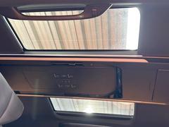 �ں�����Ω�ࡼ��롼�աۣ����ܺ����ʤˤ��줾�����֤��줿���饹�롼�ա��������˹�碌����¦�����������ɤ��Ĥ�뤳�Ȥ��ǽ�Ǥ��� 4