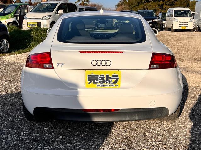 ２．０ＴＦＳＩ　ＴＴクーペ２．０ＴＦＳＩ　ワンオーナー車　アルミホイール　ＥＴＣ　キーレス　オートライト　ＨＤＤナビ　ＣＤ　ＤＶＤ再生　フルセグＴＶ　電動ドアミラー格納(10枚目)