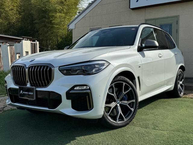 Ｍ５０ｉ　黒革　ＨＵＤ　３６０°カメラ　禁煙車　フルセグ　純正ナビ　全席シートヒーター　パワーシート　シートメモリー　レーダークルーズ　純正２１ＡＷ　ＥＴＣ(7枚目)