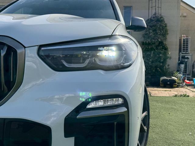 Ｍ５０ｉ　黒革　ＨＵＤ　３６０°カメラ　禁煙車　フルセグ　純正ナビ　全席シートヒーター　パワーシート　シートメモリー　レーダークルーズ　純正２１ＡＷ　ＥＴＣ(36枚目)