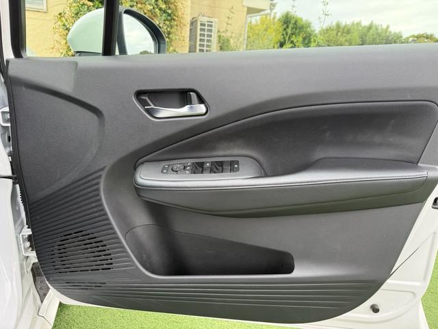 ノート Ｘ　純正ナビ　全周囲カメラ　フルセグ　ＥＴＣ　禁煙車　Ｂｌｕｅｔｏｏｔｈ　ＬＥＤヘッドライト　デジタルインナーミラー　エンケイアルミホイール　ドラレコ　スマートキー　ワンオーナー（15枚目）