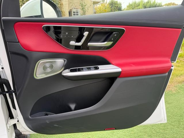 GLC GLC220d 4マチック ドライバーズパッケージ レザーエクスクルーシブPKG パノラミックスライディングルーフ ドライバーズPKG ワンオーナー 禁煙車 フルセグ シートヒーター BSM 全周囲カメラ アダプティブクルーズコントロール ETC(10枚目)