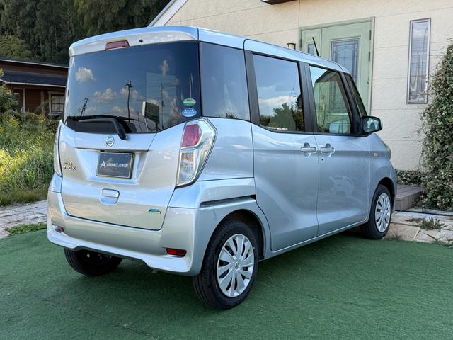 デイズルークス Ｓ　地デジナビ　バックカメラ　両側スライド　ＥＴＣ　禁煙車　キーレス　パワーウィンドウ　パワーステアリング（9枚目）