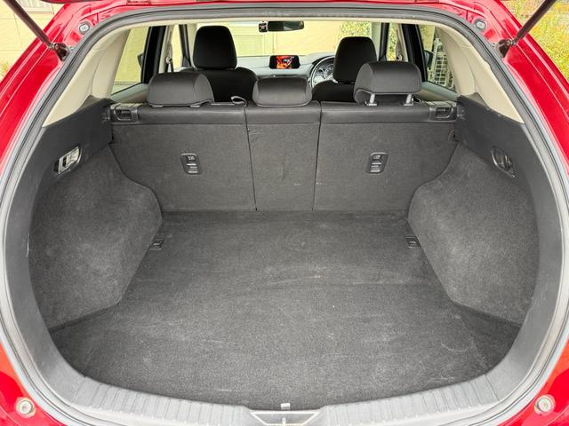 ＣＸ－５ ＸＤ　プロアクティブ　４ＷＤ　純正ナビ　バックカメラ　Ｂｏｓｅ　フルセグ　禁煙車　パワーシート　シートヒーター　ＤＶＤ再生　ＥＴＣ　ＬＥＤヘッドライト　Ｂｌｕｅｔｏｏｔｈ　スマートキー　ブラインドスポットモニター（12枚目）