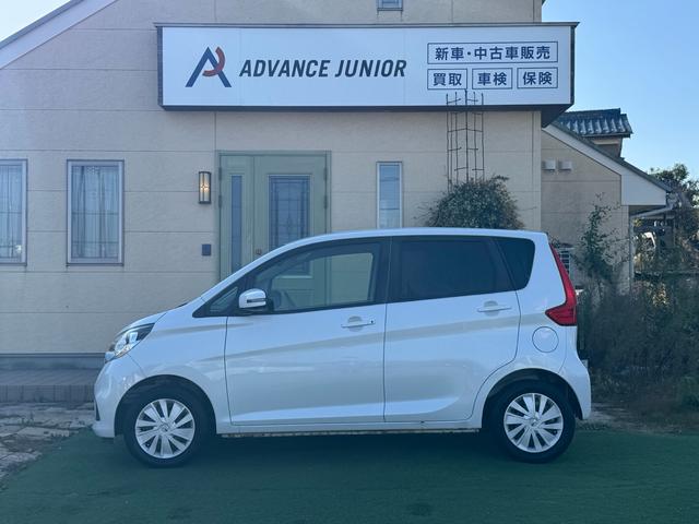 デイズ Ｘ　ストラーダナビ　フルセグ　全周囲カメラ　禁煙車　エマージェンシーブレーキ　アイドリングストップ　スマートキー＆プッシュスタート　ドライブレコーダー　オートエアコン　ステアリングリモコン　横滑防止装置（5枚目）