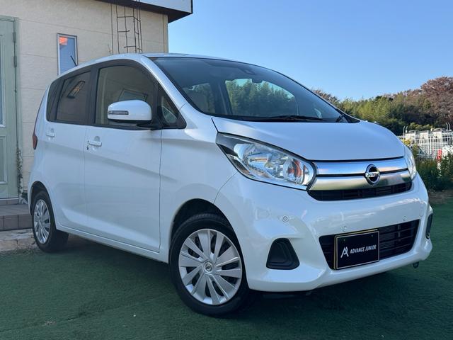 デイズ Ｘ　ストラーダナビ　フルセグ　全周囲カメラ　禁煙車　エマージェンシーブレーキ　アイドリングストップ　スマートキー＆プッシュスタート　ドライブレコーダー　オートエアコン　ステアリングリモコン　横滑防止装置（6枚目）