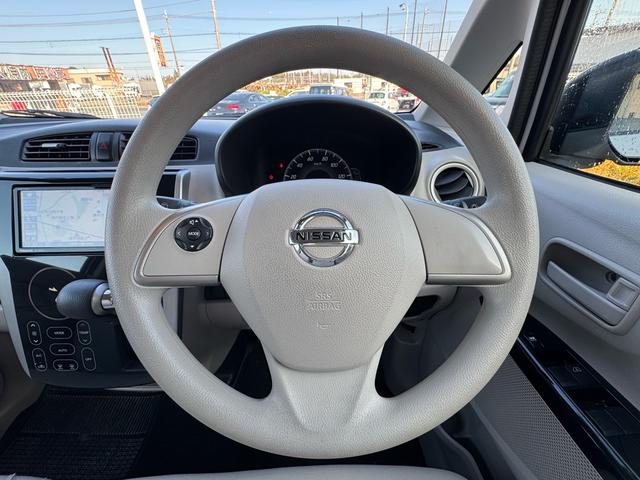 デイズ Ｘ　ストラーダナビ　フルセグ　全周囲カメラ　禁煙車　エマージェンシーブレーキ　アイドリングストップ　スマートキー＆プッシュスタート　ドライブレコーダー　オートエアコン　ステアリングリモコン　横滑防止装置（11枚目）