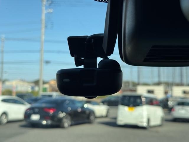 デイズ Ｘ　ストラーダナビ　フルセグ　全周囲カメラ　禁煙車　エマージェンシーブレーキ　アイドリングストップ　スマートキー＆プッシュスタート　ドライブレコーダー　オートエアコン　ステアリングリモコン　横滑防止装置（18枚目）