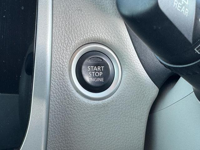 デイズ Ｘ　ストラーダナビ　フルセグ　全周囲カメラ　禁煙車　エマージェンシーブレーキ　アイドリングストップ　スマートキー＆プッシュスタート　ドライブレコーダー　オートエアコン　ステアリングリモコン　横滑防止装置（19枚目）