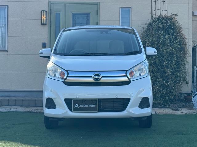 デイズ Ｘ　ストラーダナビ　フルセグ　全周囲カメラ　禁煙車　エマージェンシーブレーキ　アイドリングストップ　スマートキー＆プッシュスタート　ドライブレコーダー　オートエアコン　ステアリングリモコン　横滑防止装置（32枚目）