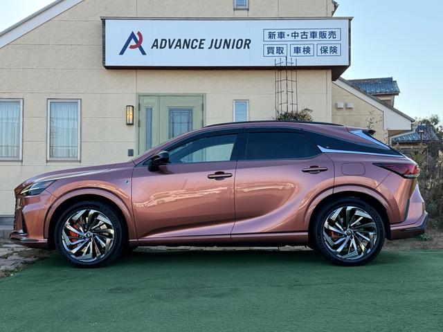 RX RX500h Fスポーツパフォーマンス ワンオーナー パノラマガラスルーフ マークレビンソン オレンジキャリパー ベンチレーション ステアリングヒター シートヒーター パノラミックビュー モデリスタアルミホイール フルセグ(2枚目)