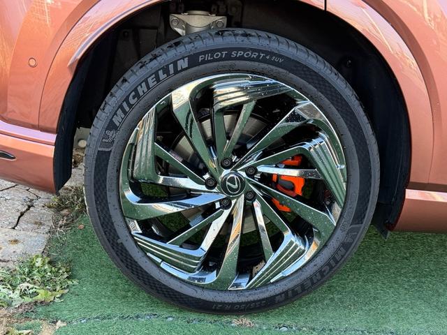 RX RX500h Fスポーツパフォーマンス ワンオーナー パノラマガラスルーフ マークレビンソン オレンジキャリパー ベンチレーション ステアリングヒター シートヒーター パノラミックビュー モデリスタアルミホイール フルセグ(9枚目)