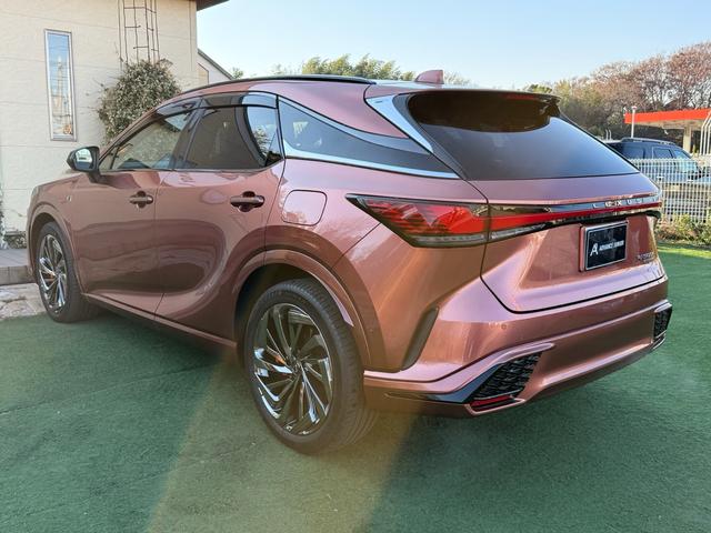 RX RX500h Fスポーツパフォーマンス ワンオーナー パノラマガラスルーフ マークレビンソン オレンジキャリパー ベンチレーション ステアリングヒター シートヒーター パノラミックビュー モデリスタアルミホイール フルセグ(11枚目)