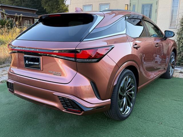 RX RX500h Fスポーツパフォーマンス ワンオーナー パノラマガラスルーフ マークレビンソン オレンジキャリパー ベンチレーション ステアリングヒター シートヒーター パノラミックビュー モデリスタアルミホイール フルセグ(13枚目)