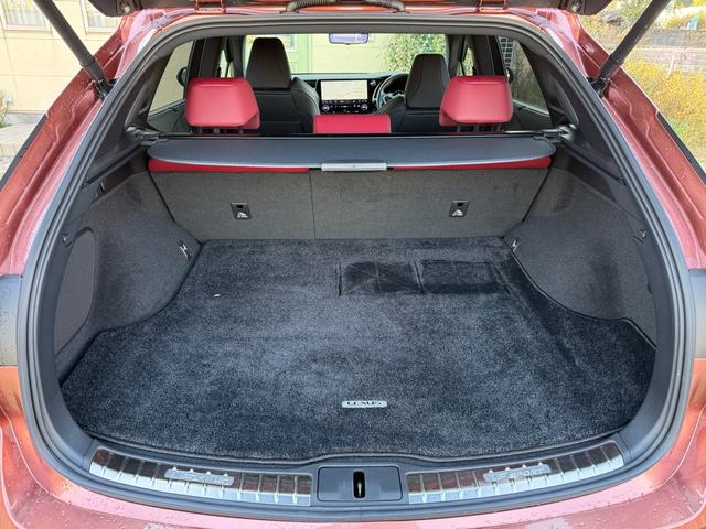 RX RX500h Fスポーツパフォーマンス ワンオーナー パノラマガラスルーフ マークレビンソン オレンジキャリパー ベンチレーション ステアリングヒター シートヒーター パノラミックビュー モデリスタアルミホイール フルセグ(14枚目)