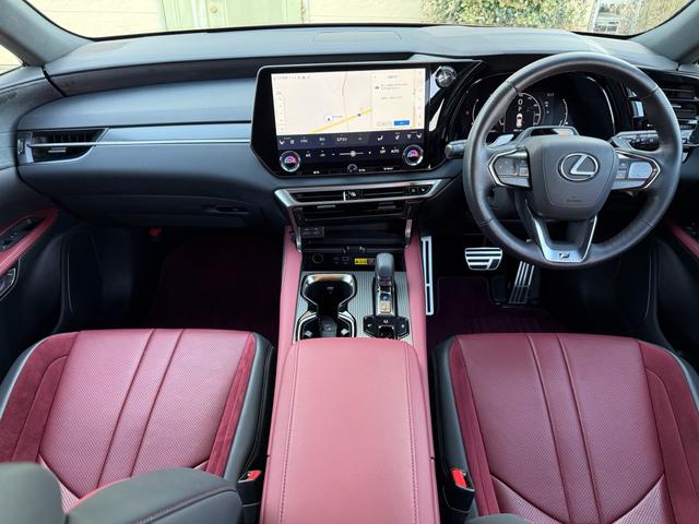 RX RX500h Fスポーツパフォーマンス ワンオーナー パノラマガラスルーフ マークレビンソン オレンジキャリパー ベンチレーション ステアリングヒター シートヒーター パノラミックビュー モデリスタアルミホイール フルセグ(19枚目)