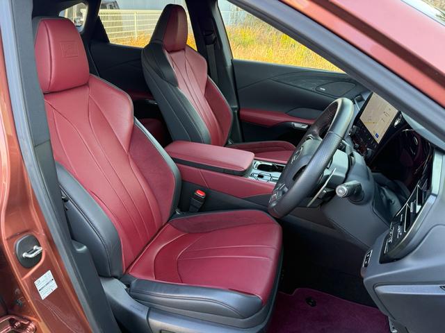 RX RX500h Fスポーツパフォーマンス ワンオーナー パノラマガラスルーフ マークレビンソン オレンジキャリパー ベンチレーション ステアリングヒター シートヒーター パノラミックビュー モデリスタアルミホイール フルセグ(22枚目)