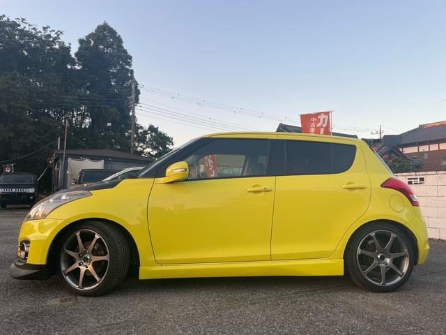 スイフトスポーツ ベースグレード BLITZダンバーZZ車高調・6MT・GReddyスポイラー・ナビ・ETC・ドライブレコーダー・社外ステアリング・プッシュスタート・リアウィング・カーボンボンネット・社外17アルミ・車検9年6月(4枚目)