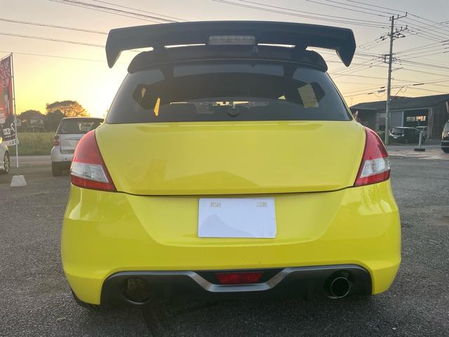 スイフトスポーツ ベースグレード BLITZダンバーZZ車高調・6MT・GReddyスポイラー・ナビ・ETC・ドライブレコーダー・社外ステアリング・プッシュスタート・リアウィング・カーボンボンネット・社外17アルミ・車検9年6月(6枚目)