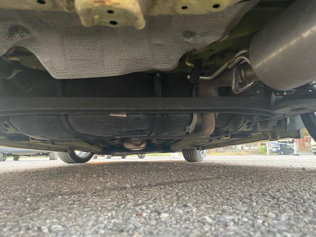 スイフトスポーツ ベースグレード BLITZダンバーZZ車高調・6MT・GReddyスポイラー・ナビ・ETC・ドライブレコーダー・社外ステアリング・プッシュスタート・リアウィング・カーボンボンネット・社外17アルミ・車検9年6月(21枚目)