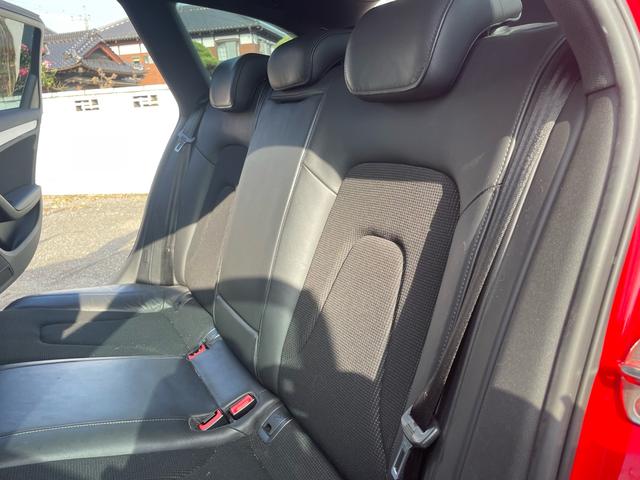 Ａ４アバント ２．０ＴＦＳＩクワトロ　パノラマサンルーフ・Ｓ－ＬＩＮＥハーフレザーシート・パワーシート・純正ナビ・フルセグＴＶ・ＥＴＣ・バックカメラ・パドルシフト・ドライブレコーダー・アクティブレーンアシスト・車検整備２年付（13枚目）