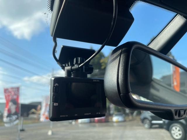 Ａ４アバント ２．０ＴＦＳＩクワトロ　パノラマサンルーフ・Ｓ－ＬＩＮＥハーフレザーシート・パワーシート・純正ナビ・フルセグＴＶ・ＥＴＣ・バックカメラ・パドルシフト・ドライブレコーダー・アクティブレーンアシスト・車検整備２年付（23枚目）