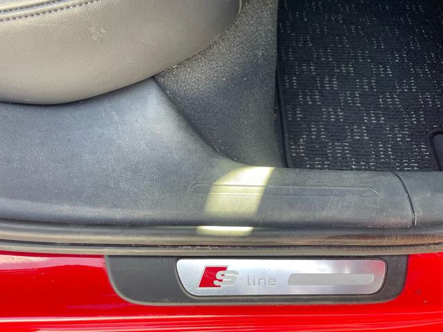 Ａ４アバント ２．０ＴＦＳＩクワトロ　パノラマサンルーフ・Ｓ－ＬＩＮＥハーフレザーシート・パワーシート・純正ナビ・フルセグＴＶ・ＥＴＣ・バックカメラ・パドルシフト・ドライブレコーダー・アクティブレーンアシスト・車検整備２年付（25枚目）