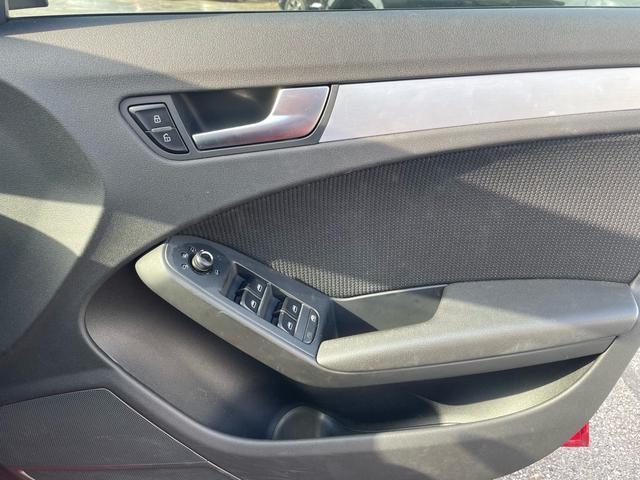 Ａ４アバント ２．０ＴＦＳＩクワトロ　パノラマサンルーフ・Ｓ－ＬＩＮＥハーフレザーシート・パワーシート・純正ナビ・フルセグＴＶ・ＥＴＣ・バックカメラ・パドルシフト・ドライブレコーダー・アクティブレーンアシスト・車検整備２年付（29枚目）