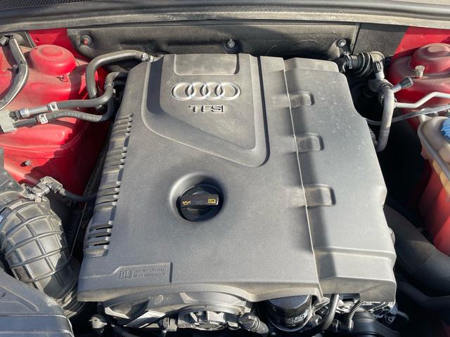 Ａ４アバント ２．０ＴＦＳＩクワトロ　パノラマサンルーフ・Ｓ－ＬＩＮＥハーフレザーシート・パワーシート・純正ナビ・フルセグＴＶ・ＥＴＣ・バックカメラ・パドルシフト・ドライブレコーダー・アクティブレーンアシスト・車検整備２年付（40枚目）