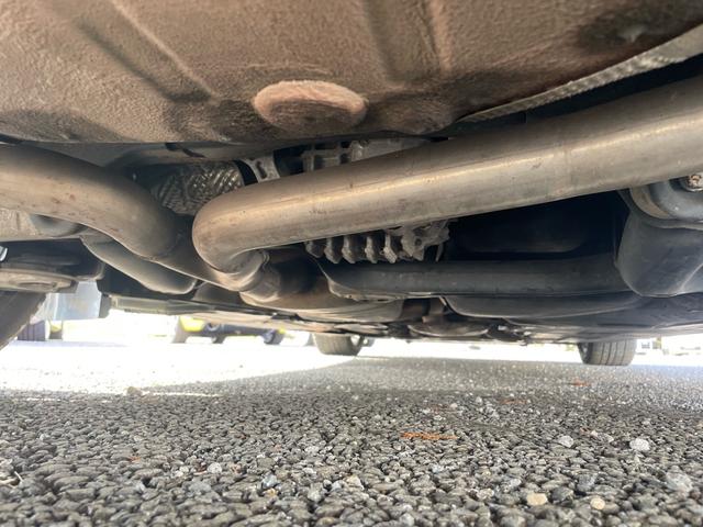 Ａ４アバント ２．０ＴＦＳＩクワトロ　パノラマサンルーフ・Ｓ－ＬＩＮＥハーフレザーシート・パワーシート・純正ナビ・フルセグＴＶ・ＥＴＣ・バックカメラ・パドルシフト・ドライブレコーダー・アクティブレーンアシスト・車検整備２年付（41枚目）