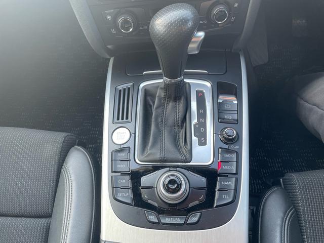 Ａ４アバント ２．０ＴＦＳＩクワトロ　パノラマサンルーフ・Ｓ－ＬＩＮＥハーフレザーシート・パワーシート・純正ナビ・フルセグＴＶ・ＥＴＣ・バックカメラ・パドルシフト・ドライブレコーダー・アクティブレーンアシスト・車検整備２年付（44枚目）