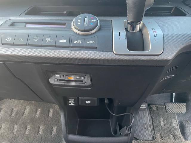 フリードハイブリッド ジャストセレクション 純正ナビ・TV・バックカメラ・ETC・ハーフレザーシート・クルーズコントロール・両側パワースライドドア・スマートキー・車検8年11月(18枚目)