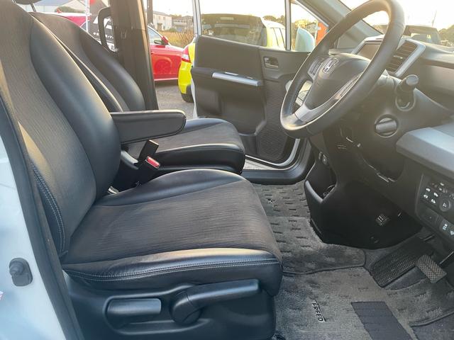 フリードハイブリッド ジャストセレクション 純正ナビ・TV・バックカメラ・ETC・ハーフレザーシート・クルーズコントロール・両側パワースライドドア・スマートキー・車検8年11月(23枚目)