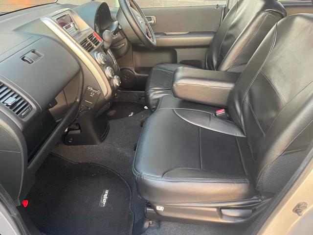 モビリオスパイク ＷタイプＬパッケージ　７スピードモード・ｍｏｄｕｌｏエアロ・ＥＴＣ・左パワースライドドア・ギャザーズウーファー・革調シートカバー・社外アルミ・キーレス・車検整備２年付（31枚目）