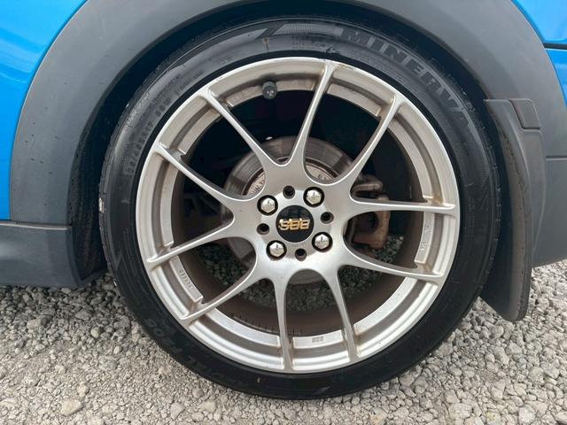 ＭＩＮＩ クーパーＳ　クラブマン　ユーザー買取車／ＢＢＳ１７インチＡＷ／ウルトラレーシングタワーバー／ＴＥＩＮ製車高調／ゴリラポータブルナビ／バックカメラ／革シート／フォグイカリングランプ／フルフラット／ＥＴＣ車載器／キーレス（33枚目）