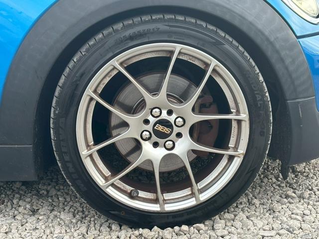 ＭＩＮＩ クーパーＳ　クラブマン　ユーザー買取車／ＢＢＳ１７インチＡＷ／ウルトラレーシングタワーバー／ＴＥＩＮ製車高調／ゴリラポータブルナビ／バックカメラ／革シート／フォグイカリングランプ／フルフラット／ＥＴＣ車載器／キーレス（35枚目）