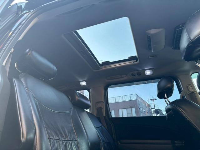 エリシオン ＧエアロＨＤＤナビパッケージ　ユーザー買取車／サンルーフ／後席モニター／両側電動スライド／純正ＨＤＤナビ／バックカメラ／ＥＴＣ車載器／ＨＩＤヘッドライト／３列目シート／ウォークスルー／フロントフォグランプ／キーレスエントリー（12枚目）