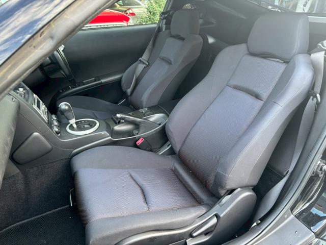 フェアレディＺ ベースグレード　ユーザー買取車／柿本改マフラー／タワーバー／ドライブレコーダー／ＥＴＣ車載器／キーレスエントリー／電動格納ミラー純正１７インチＡＷ／ＨＩＤヘッドライト（9枚目）