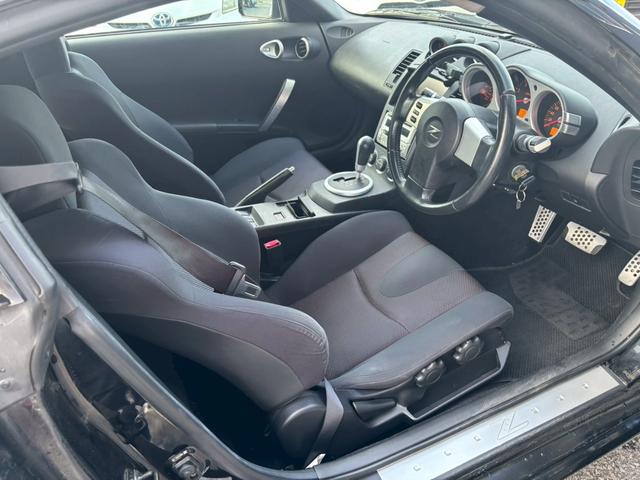 フェアレディＺ ベースグレード　ユーザー買取車／柿本改マフラー／タワーバー／ドライブレコーダー／ＥＴＣ車載器／キーレスエントリー／電動格納ミラー純正１７インチＡＷ／ＨＩＤヘッドライト（44枚目）