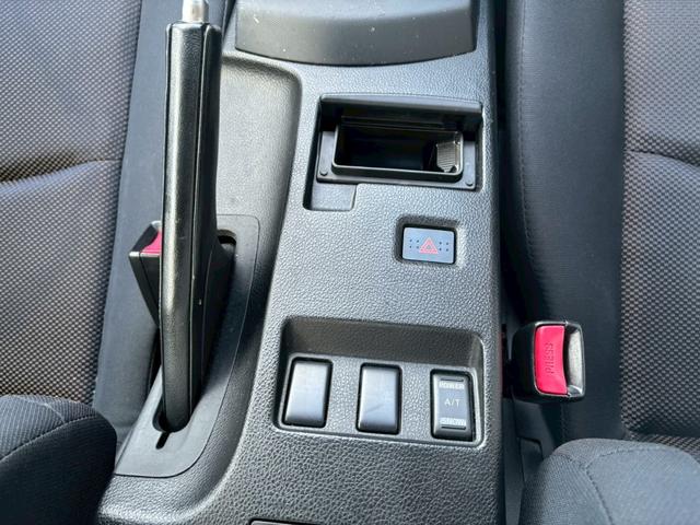 フェアレディＺ ベースグレード　ユーザー買取車／柿本改マフラー／タワーバー／ドライブレコーダー／ＥＴＣ車載器／キーレスエントリー／電動格納ミラー純正１７インチＡＷ／ＨＩＤヘッドライト（55枚目）