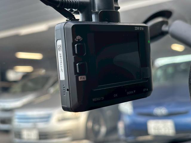 フェアレディＺ ベースグレード　ユーザー買取車／柿本改マフラー／タワーバー／ドライブレコーダー／ＥＴＣ車載器／キーレスエントリー／電動格納ミラー純正１７インチＡＷ／ＨＩＤヘッドライト（57枚目）