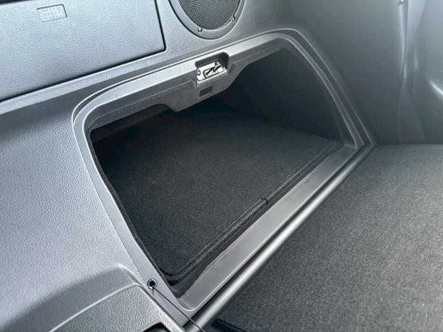 フェアレディＺ ベースグレード　ユーザー買取車／柿本改マフラー／タワーバー／ドライブレコーダー／ＥＴＣ車載器／キーレスエントリー／電動格納ミラー純正１７インチＡＷ／ＨＩＤヘッドライト（63枚目）