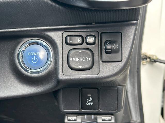 アクア Ｇ　中期型／ユーザー買取車／純正ＳＤナビ／ブルートゥース接続／バックカメラ／純正ドライブレコーダー／ＥＴＣ車載器／プッシュスタート／スマートキー／フルフラット／キーレスエントリー（13枚目）
