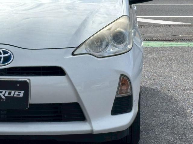 アクア Ｇ　中期型／ユーザー買取車／純正ＳＤナビ／ブルートゥース接続／バックカメラ／純正ドライブレコーダー／ＥＴＣ車載器／プッシュスタート／スマートキー／フルフラット／キーレスエントリー（24枚目）